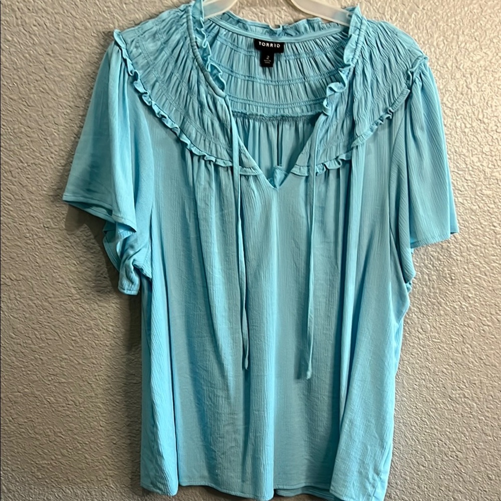 Torrid Blue Ruffled Short Sleeve Blouse size 2